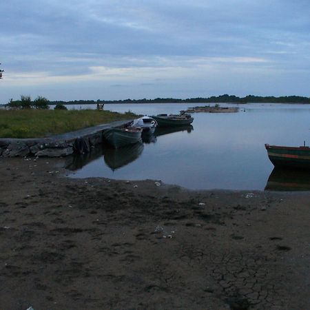 The Waterfront House Country Home Oughterard Exteriör bild