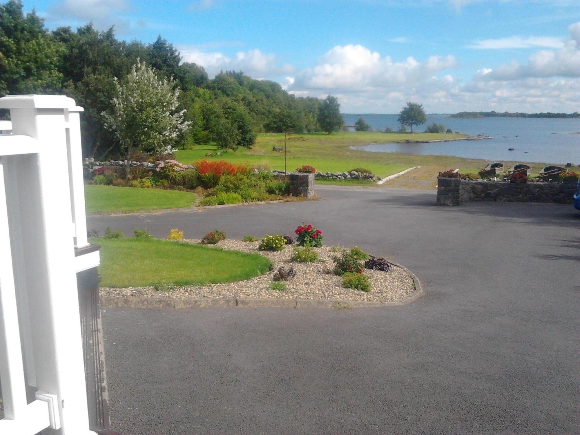 The Waterfront House Country Home Oughterard Exteriör bild