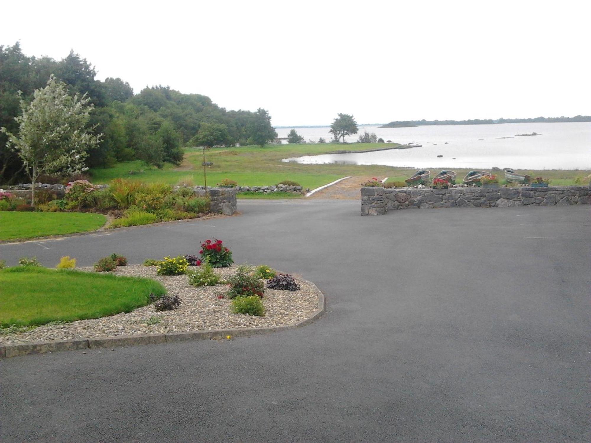 The Waterfront House Country Home Oughterard Exteriör bild