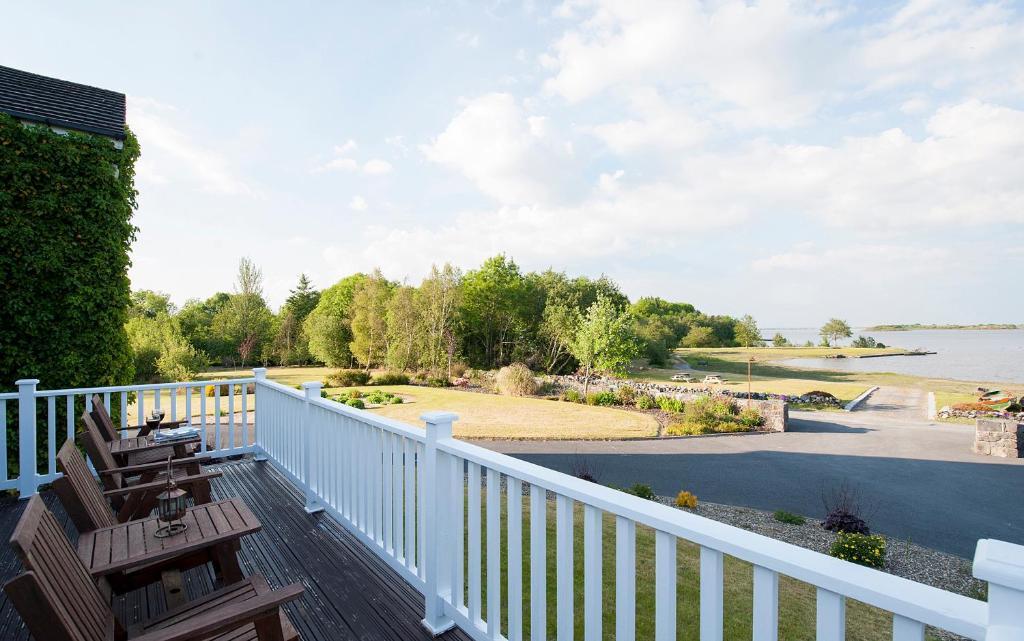 The Waterfront House Country Home Oughterard Exteriör bild