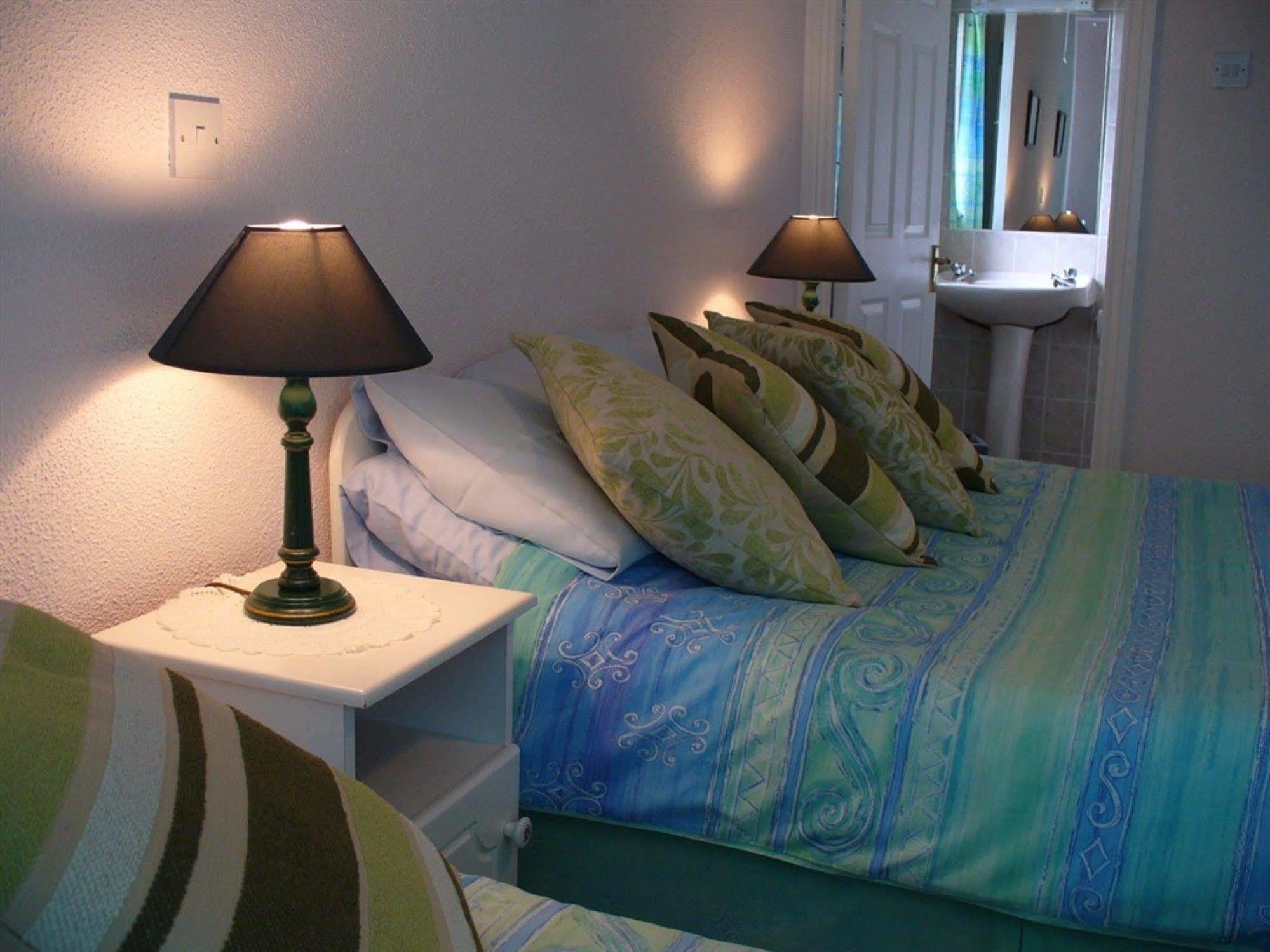 The Waterfront House Country Home Oughterard Exteriör bild